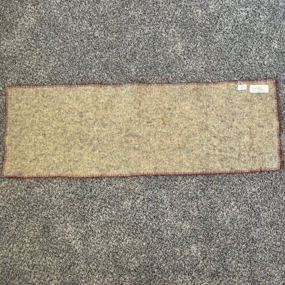 Arcadia Home 100% Wool Holiday Christmas Table Runner Reindeer & Sleigh 16"X45" - Picture 2 of 7